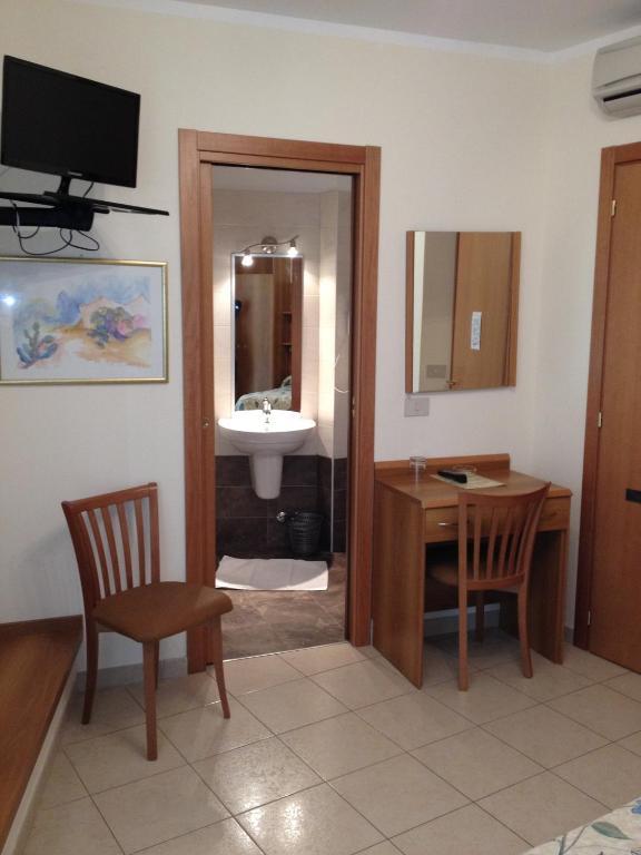 Albergo Anita Alassio Værelse billede